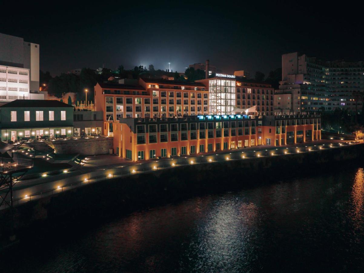 Pestana Douro Riverside - Preferred Hotels & Resorts, Lifestyle Valbom  外观 照片 The hotel at night